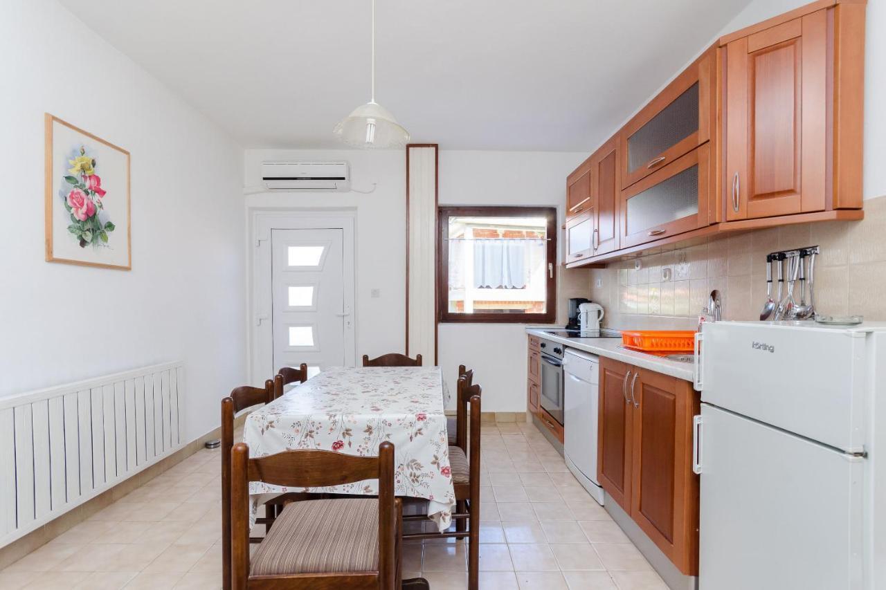 Apartment Ljubica J *