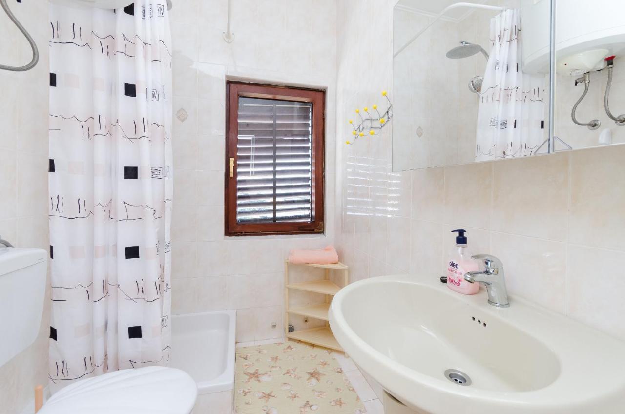 Ljubica J Apartment *